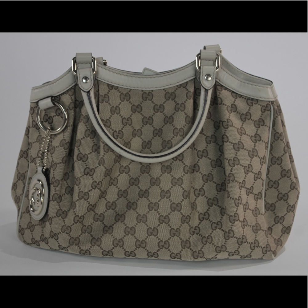 🌹 💯% Authentic GUCCI Hobo w/ dustbag 🌹